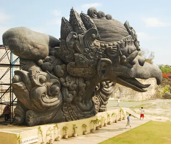 Garuda Head Statue | Airasia Pesta Blogging Communities Trip 2009 | 7 Things To Do In Bali And Perth-Bali Flights With Air Asia! | Air Asia, Antonio Blanco, Bali Bird Park, Bali Tour, Balinese Cooking Class, Blogging Communities, Indonesia, Jimbaran Bay, Kuta, New Treasure Island, Perth Bali Flights, Pesta Blogger, Ramayana, Things To Do In Bali | Author: Anthony Bianco - The Travel Tart Blog